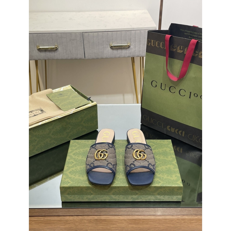 G*u*i slippers